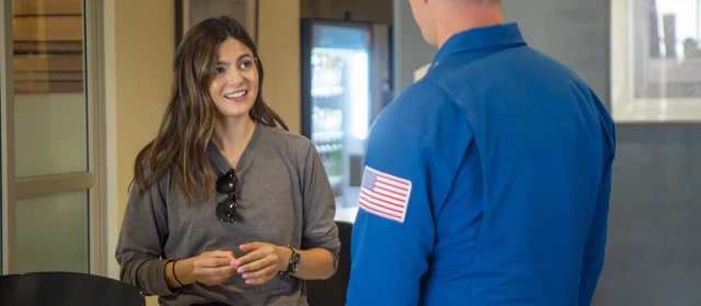 Monica Barbaros astrologiska porträtt av Tvillingarna